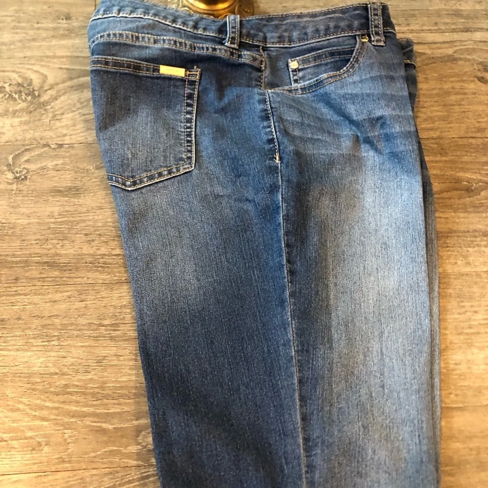 Jennifer Lopez Dark Blue capris Straight Leg Jeans - Picture 7 of 13